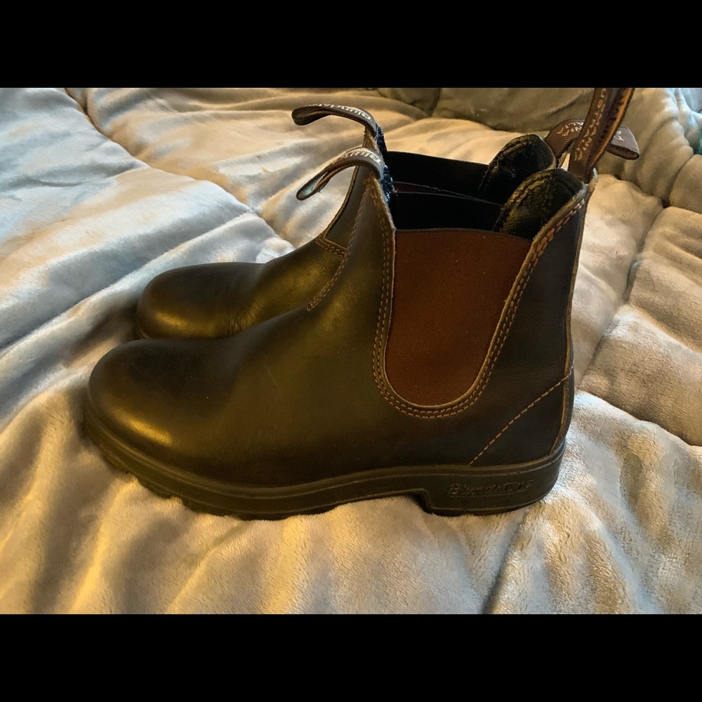 Blundstones unisex brown leather boots. Excellent condition. Aus 4/US 7 women